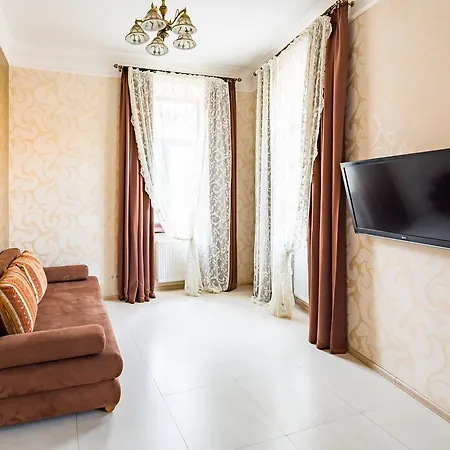 Leogrand On Doroshenka Street 1 *